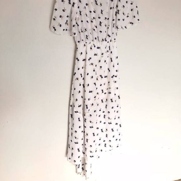 Flowy White Maxi Dress Floral Print Asymmetrical - Picture 6 of 8